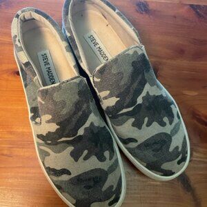 Steve Madden Women's Camo Slip-On Sneakers, Size 6 1/2